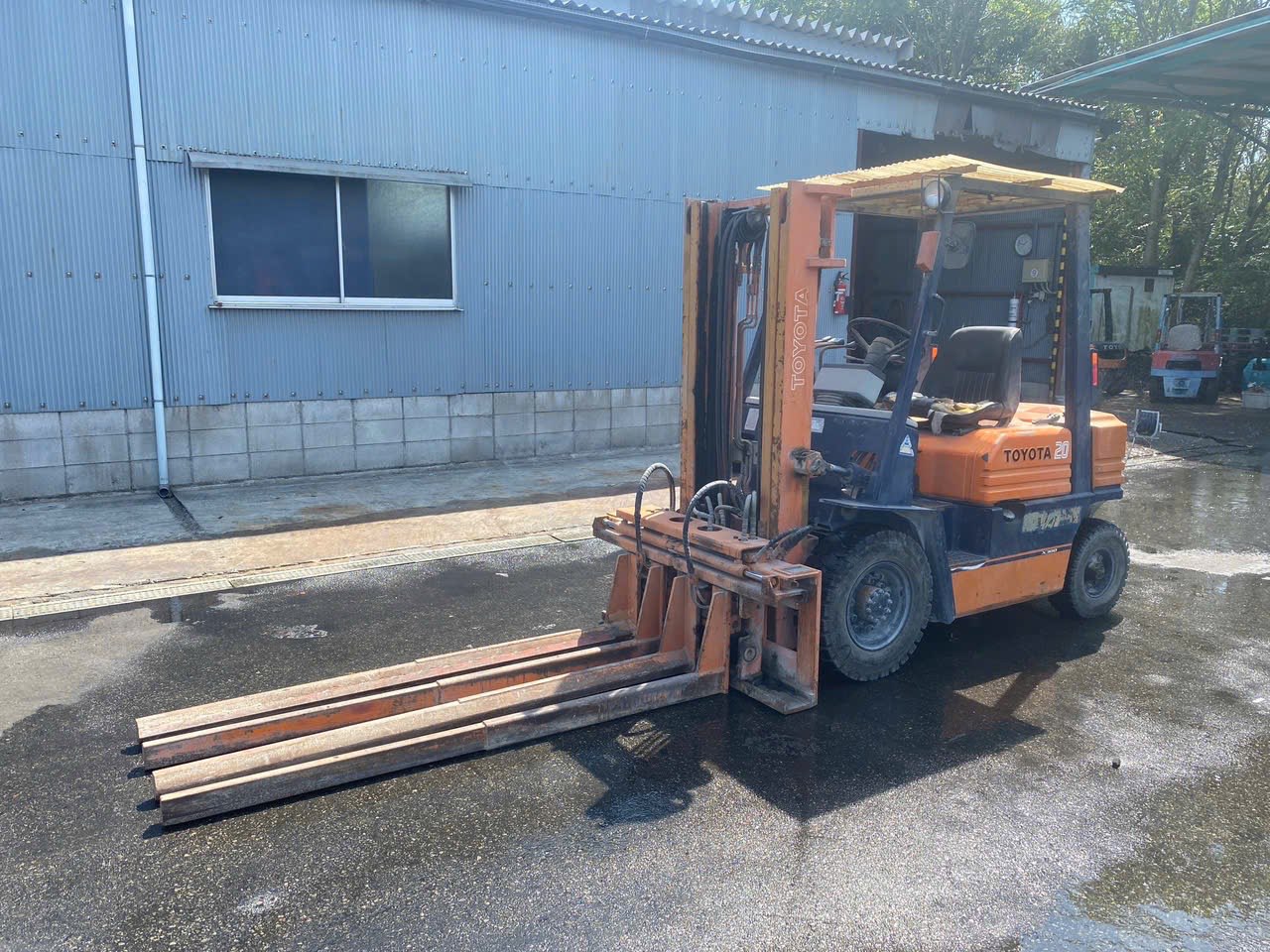 Xe nâng dầu 2 tấn TOYOTA 5FD20 số sàn Nhập Nhật giá rẻ