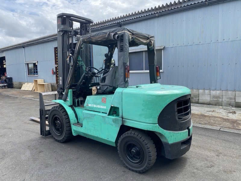 Xe nâng dầu 4,5 tấn MITSUBISHI FD45T dịch càng nâng cao 4m Nhật bãi