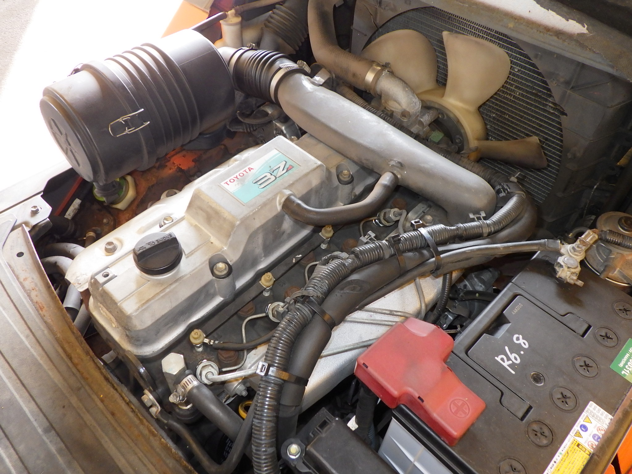 Xe nâng dầu 3 tấn TOYOTA 8FD30 số tự động, gật gù , động cơ 3Z