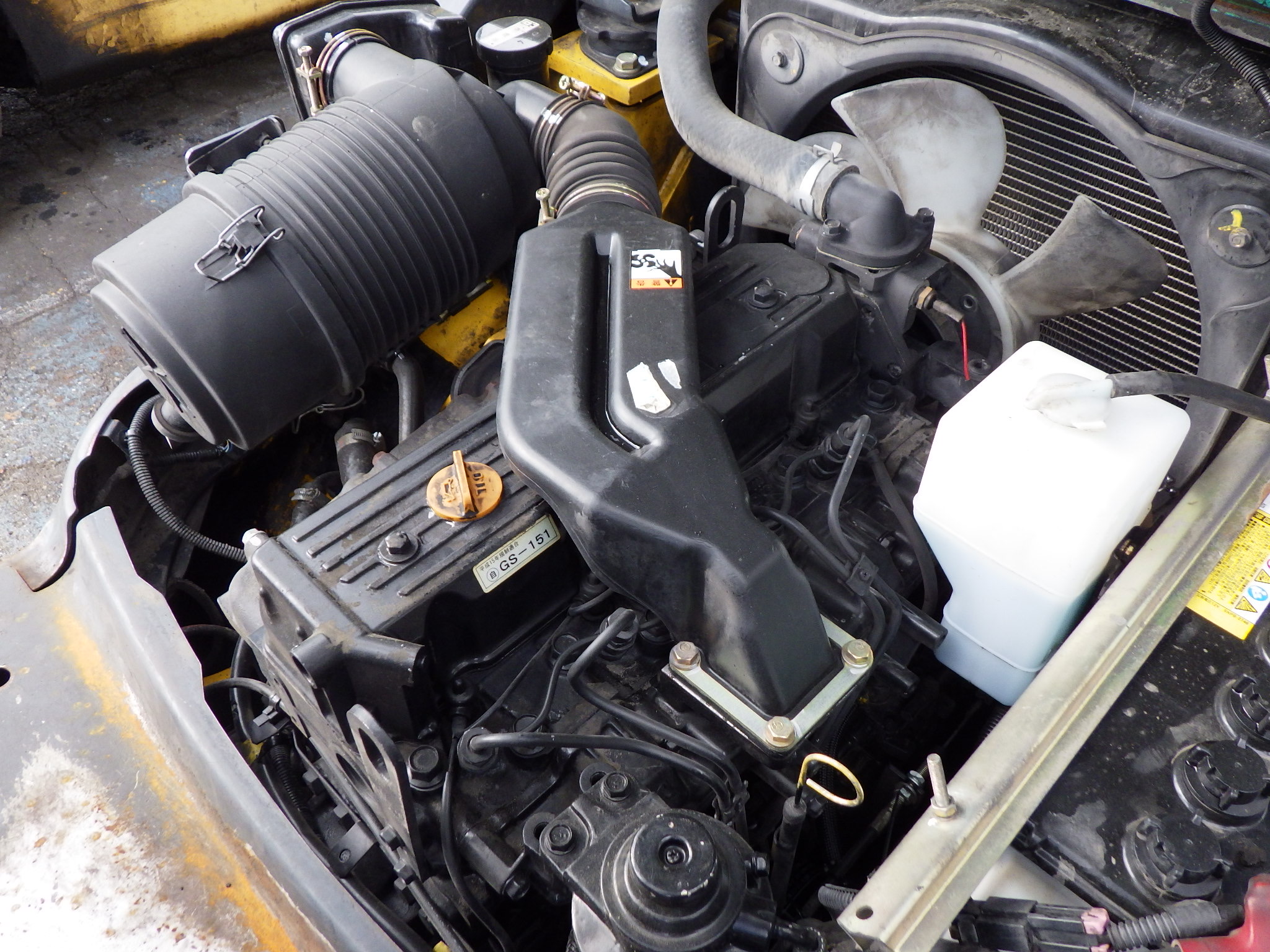 Xe nâng dầu 2 tấn KOMATSU FD20T-16 số tự động, dịch giá nhập Nhật