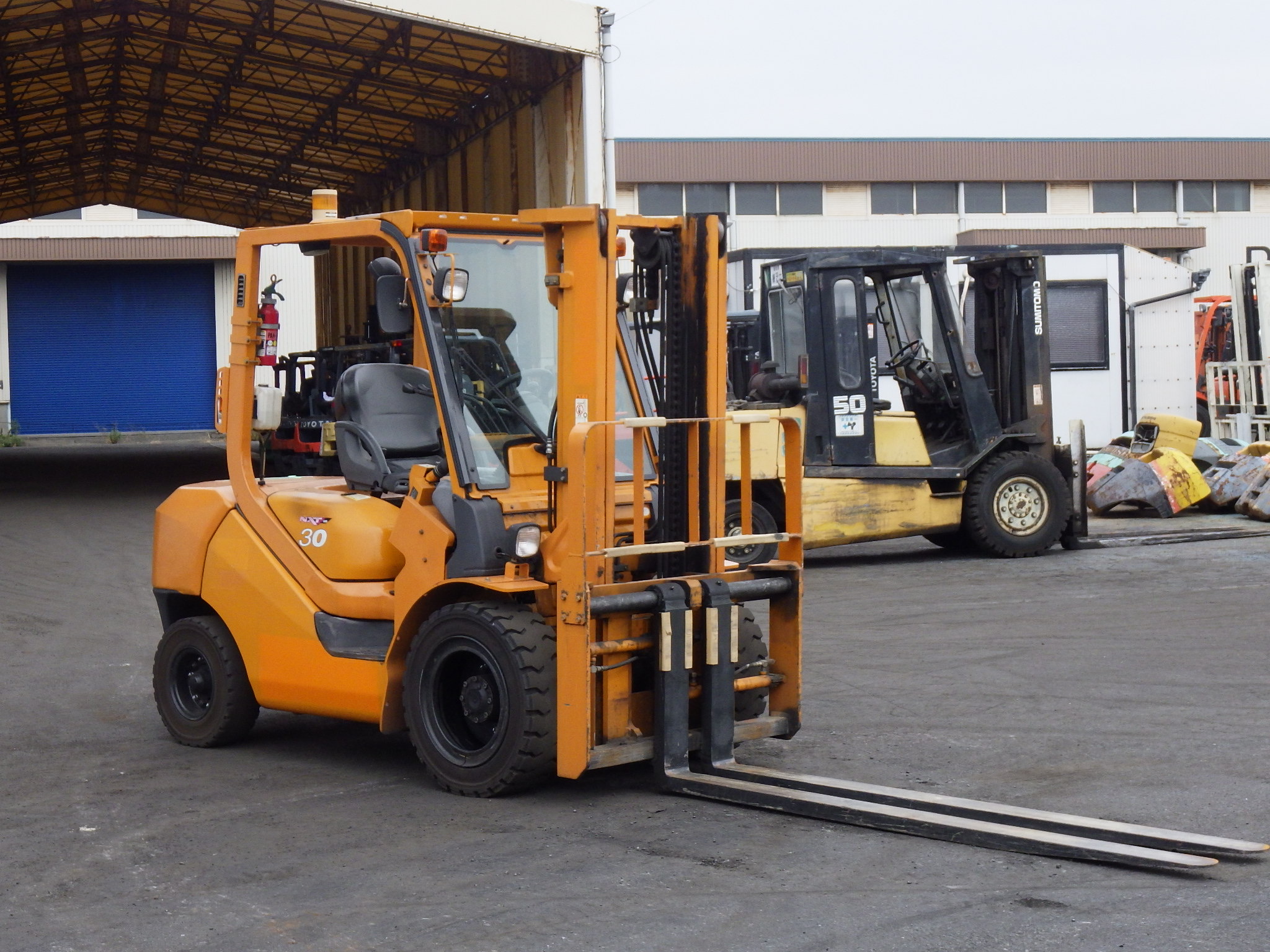 Xe nâng 3 tấn KOMATSU FD30T-16 số tự động, dịch càng Nhập Nhật cực đẹp