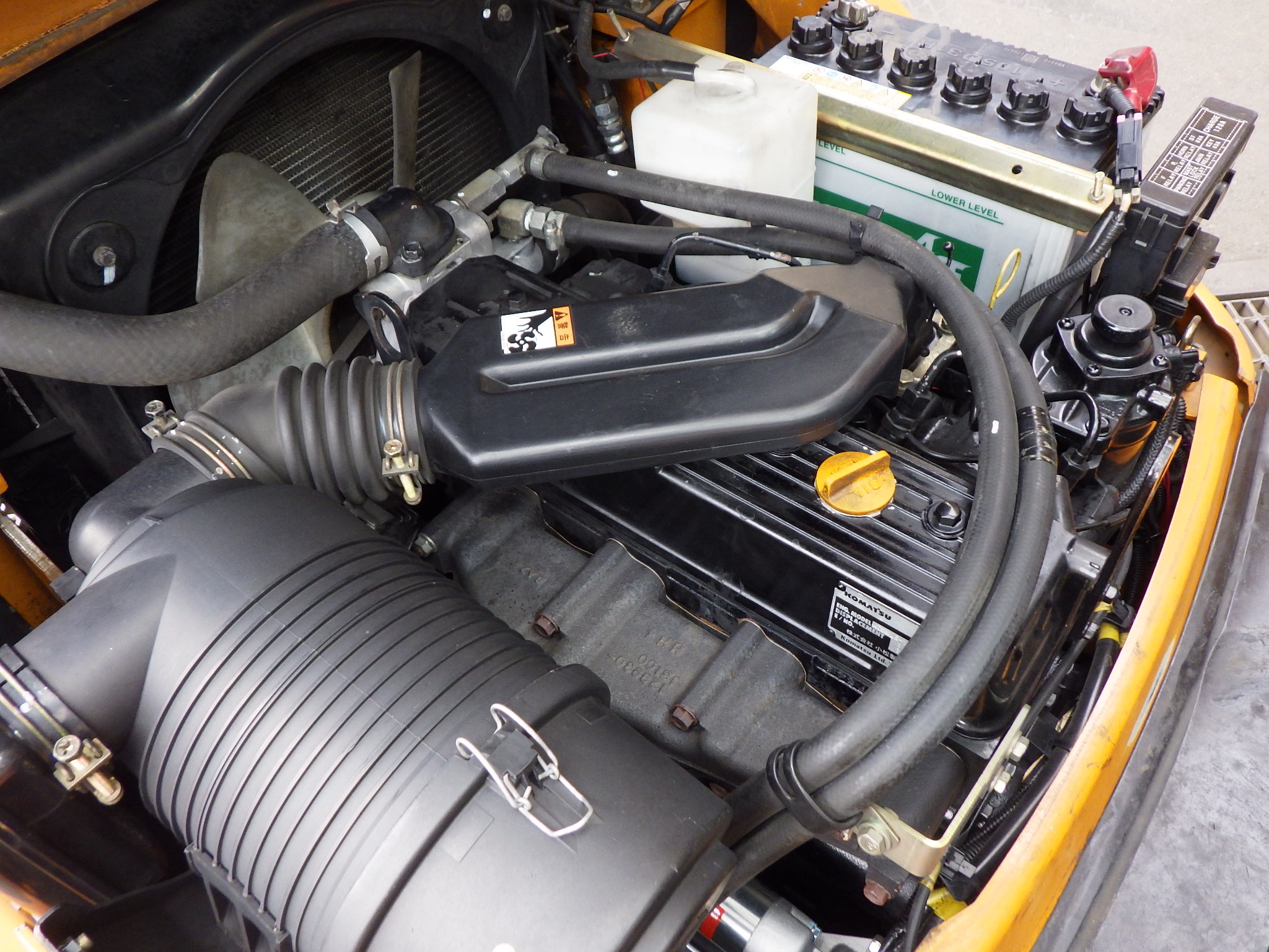 Xe nâng 3 tấn KOMATSU FD30T-16 số tự động, dịch càng Nhập Nhật cực đẹp