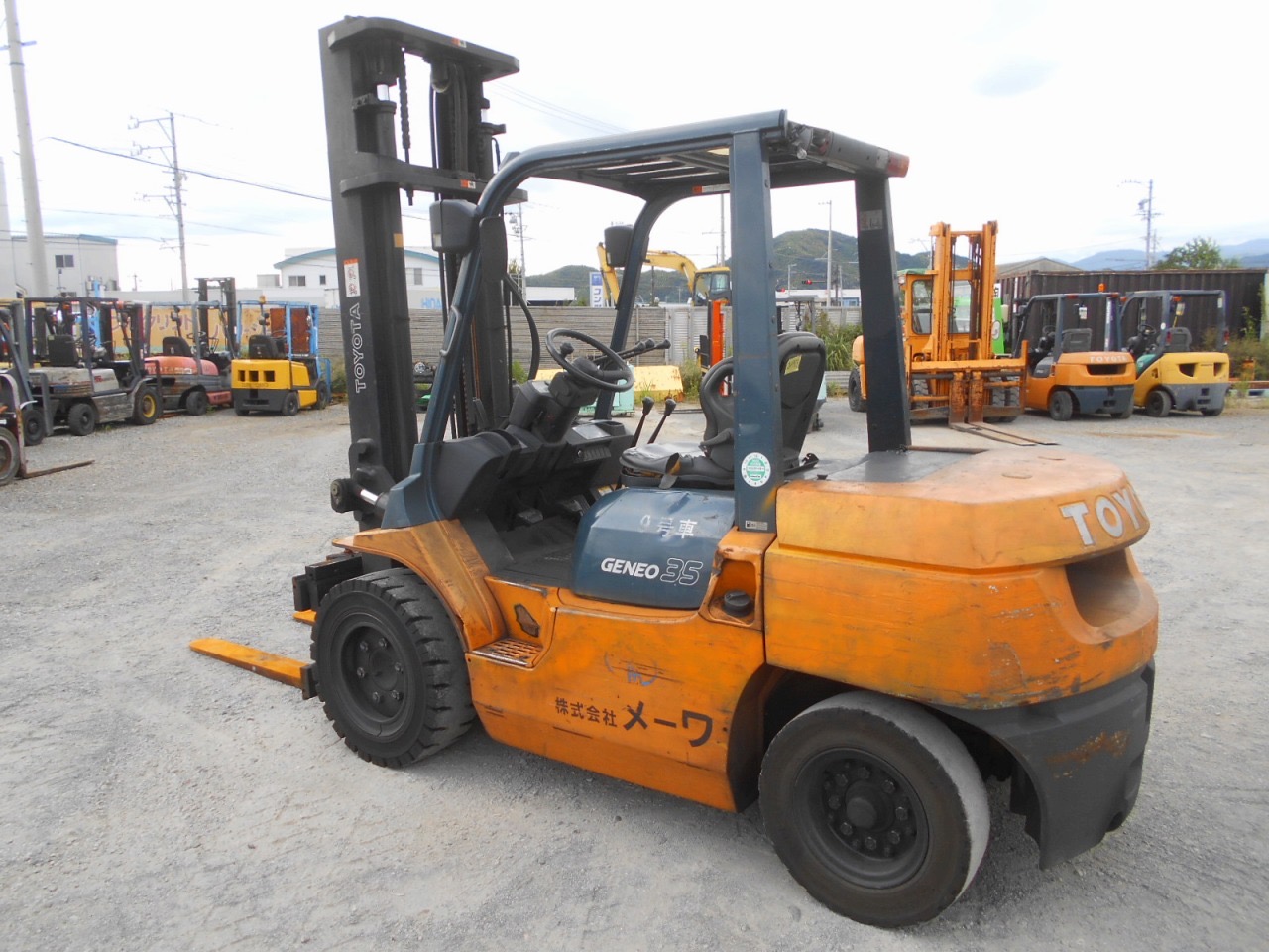 Xe nâng dầu 3,5 tấn TOYOTA 7FD35 số sàn, dịch giá, nâng cao 4 m