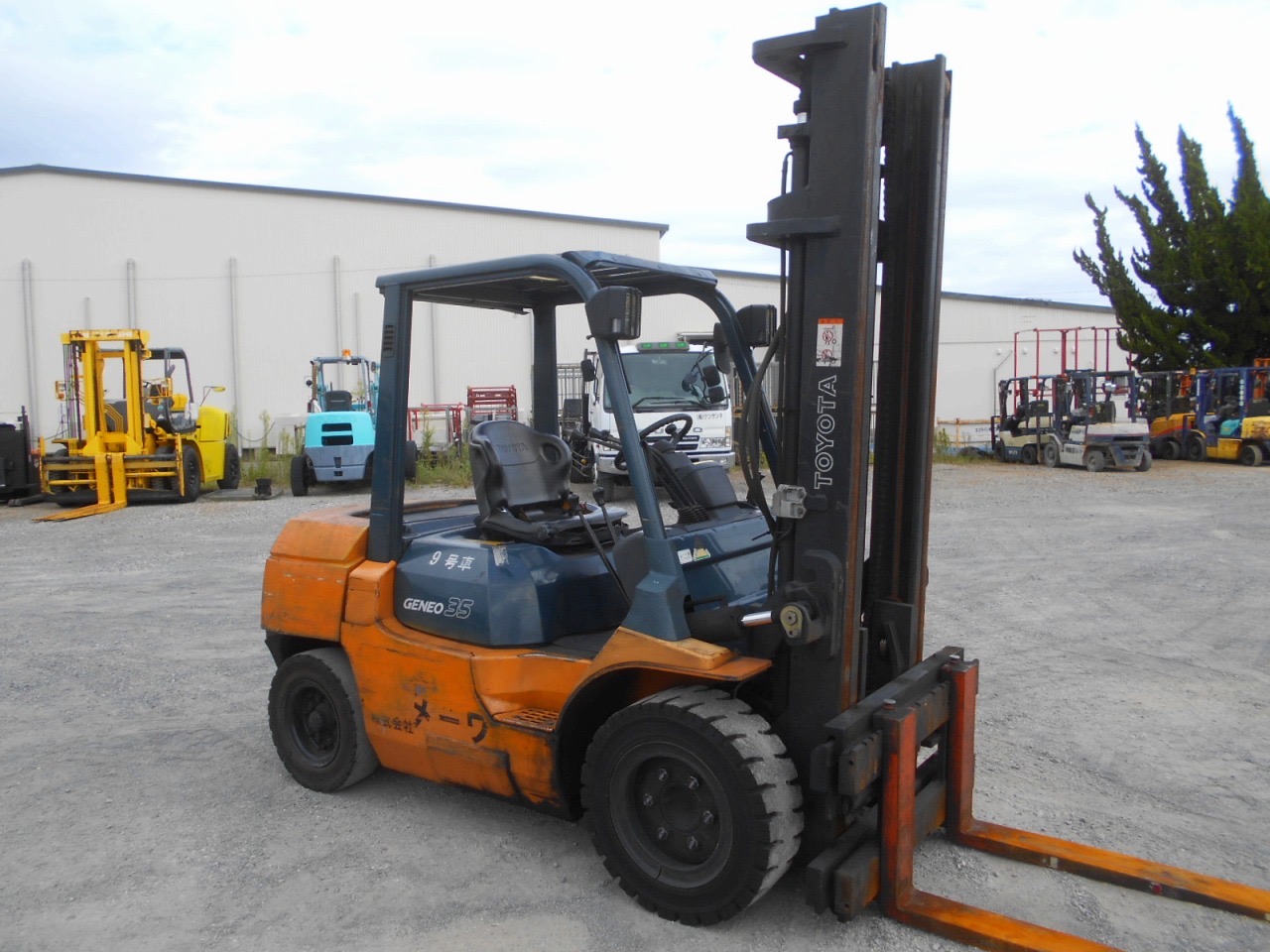 Xe nâng dầu 3,5 tấn TOYOTA 7FD35 số sàn, dịch giá, nâng cao 4 m