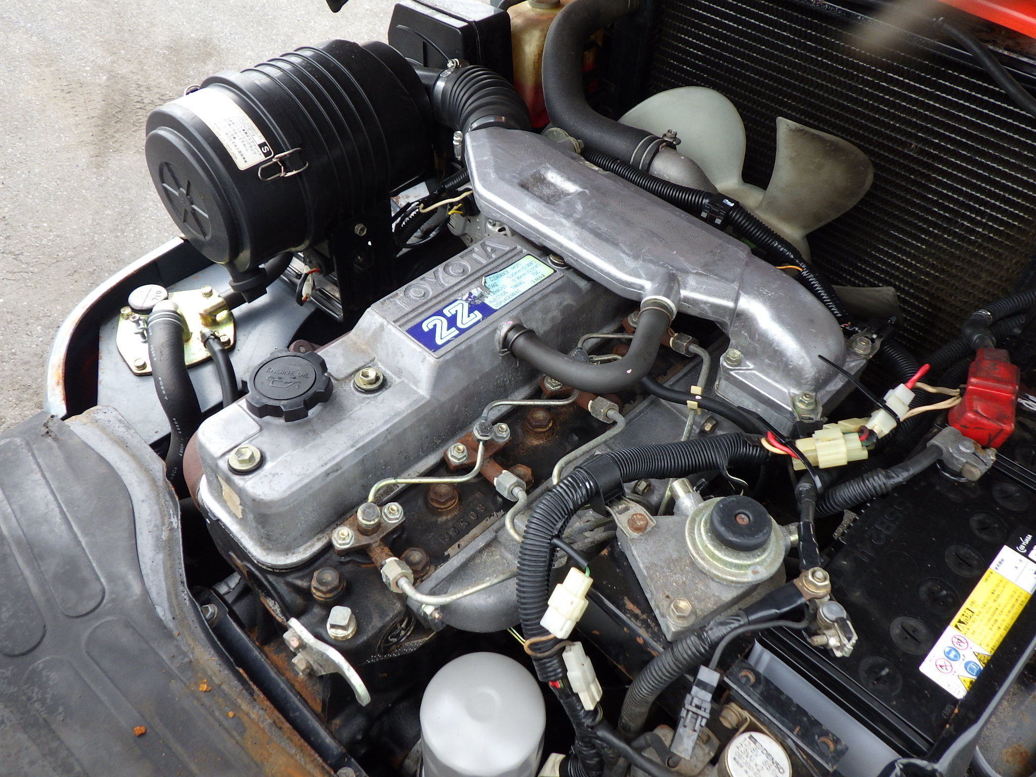 Xe nâng dầu 2,5 tấn TOYOTA 6FD25 tháp nâng cao 5m, lốp kép