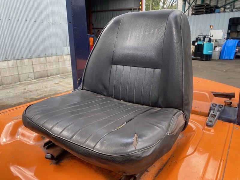 Xe nâng dầu 2,5 tấn TOYOTA 5FD25 số sàn dịch giá nhập Nhật giá tốt