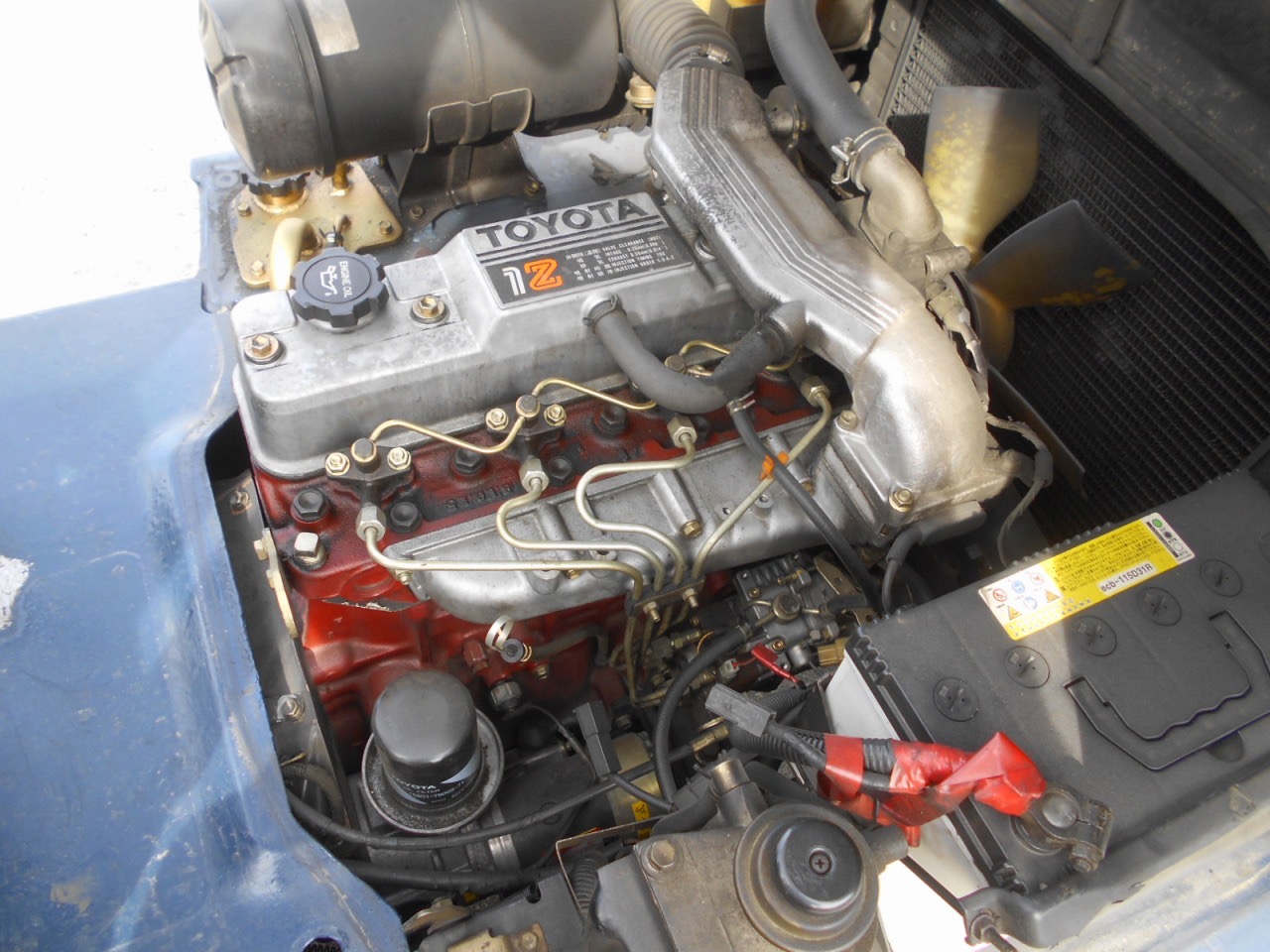Xe nâng dầu 2 tấn TOYOTA 5FD20 số sàn, nâng tải 2,5 tấn giá rẻ