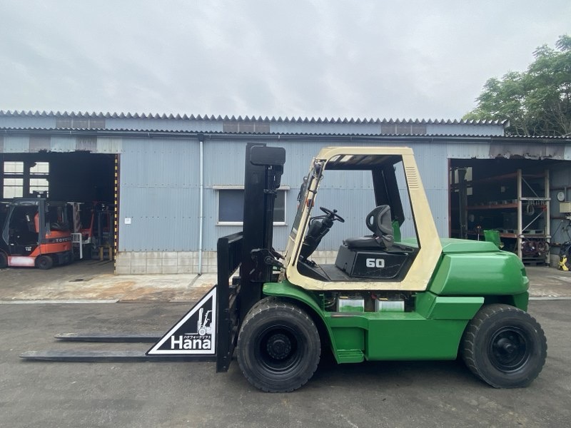 Xe nâng dầu 6 tấn TOYOTA 5FD60 dịch càng sản xuất 2008