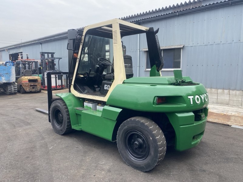 Xe nâng dầu 6 tấn TOYOTA 5FD60 dịch càng sản xuất 2008