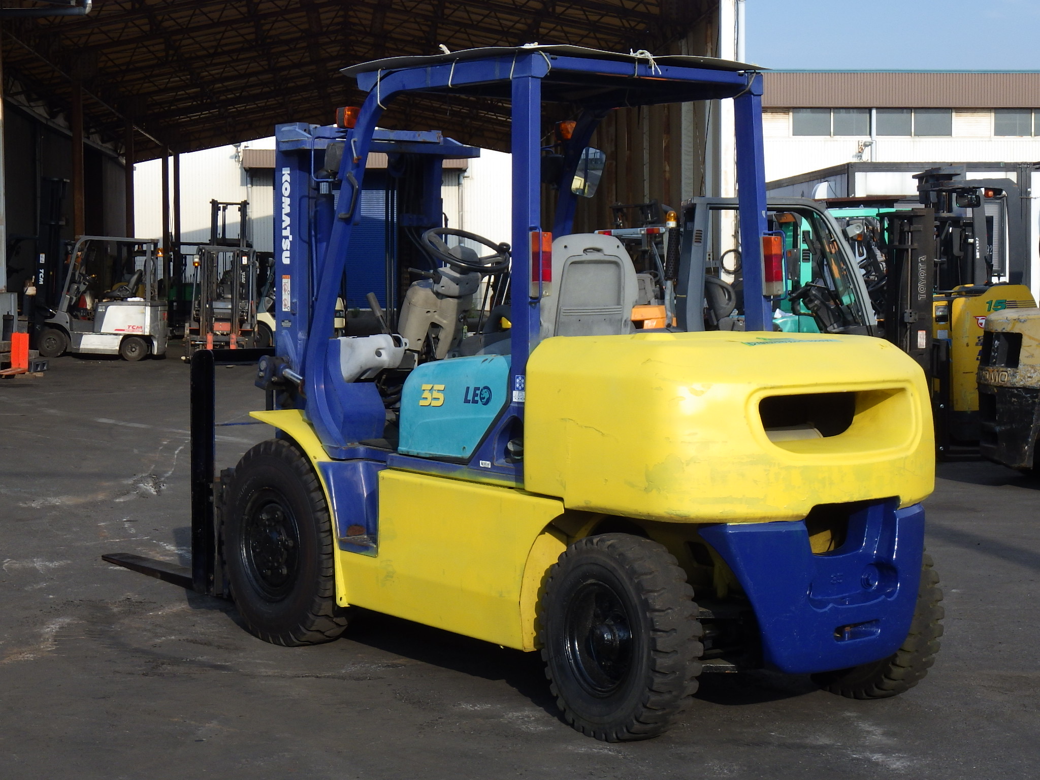 Xe nâng dầu 3,5 tấn KOMATSU FD35T-7 số tự động, dịch giá cực đẹp
