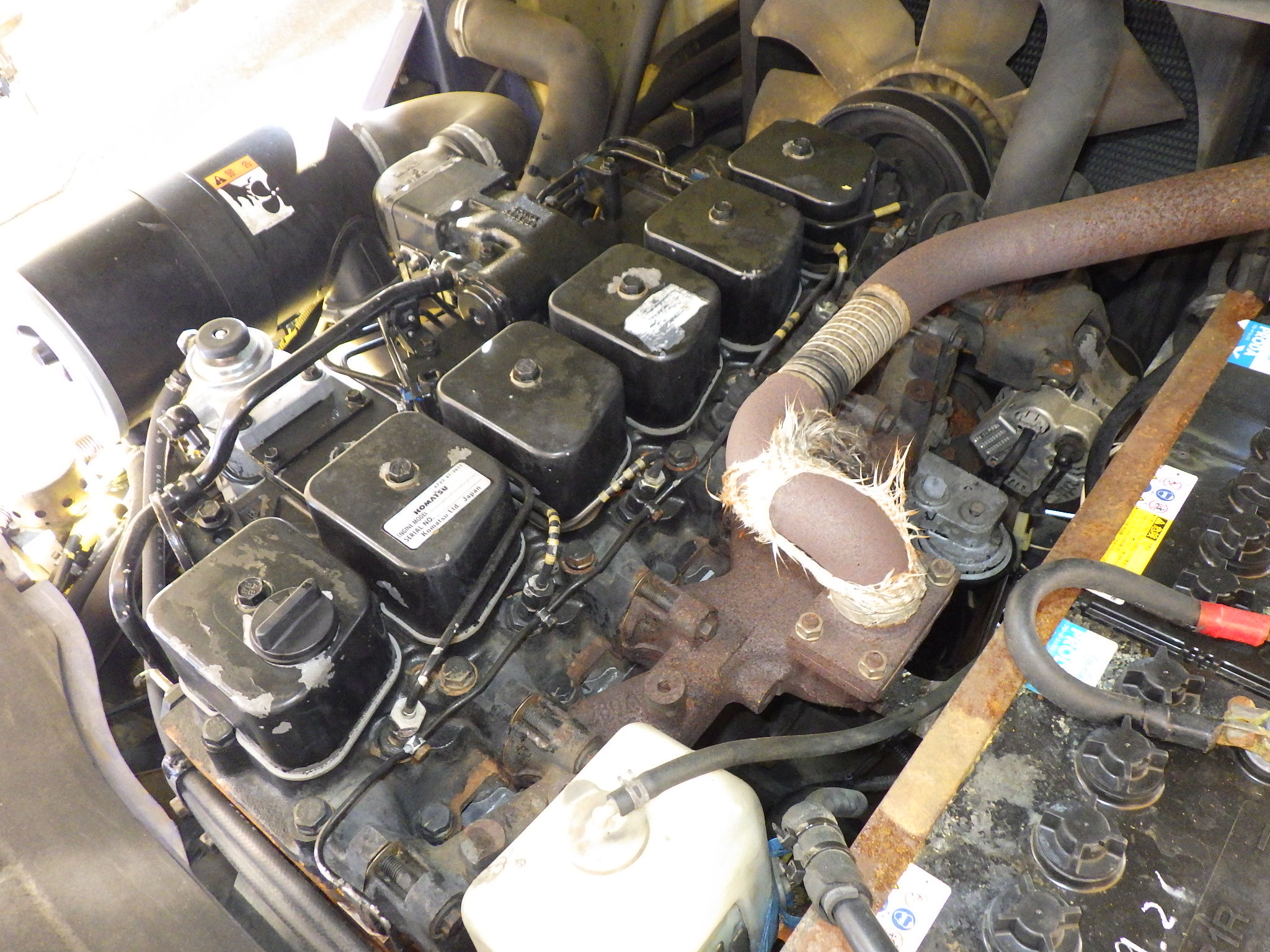 Xe nâng dầu 3,5 tấn KOMATSU FD35T-7 số tự động, dịch giá cực đẹp