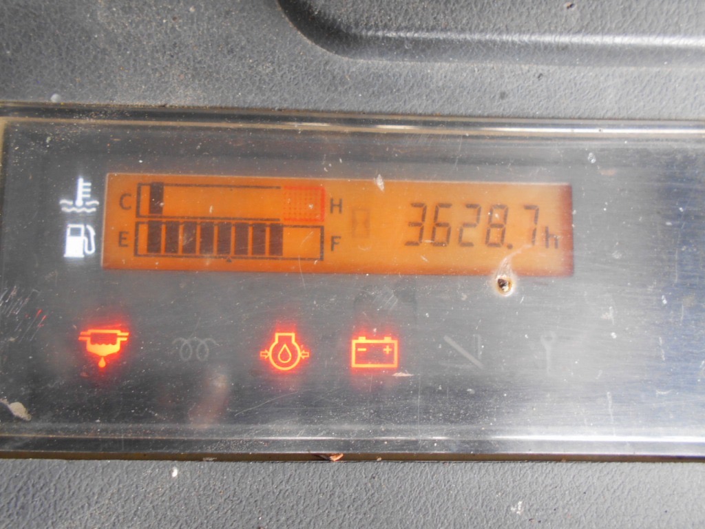 Xe nâng Toyota 8FD25 số sàn, gật gù, sức nâng 2,5 tấn nhập Nhật