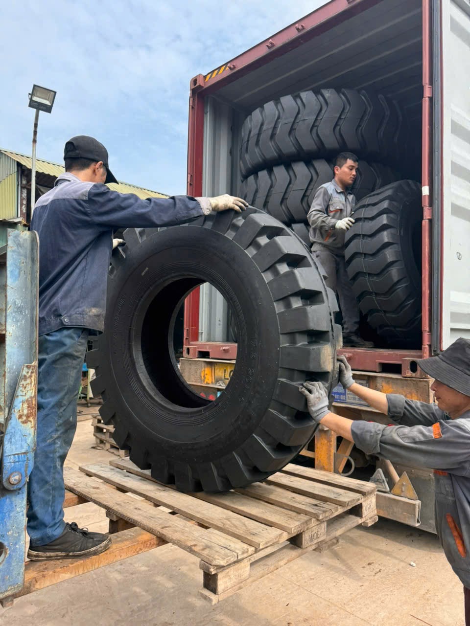 Lốp xúc lật 17.5-25 L5 ARMOUR siêu bền, siêu chịu tải