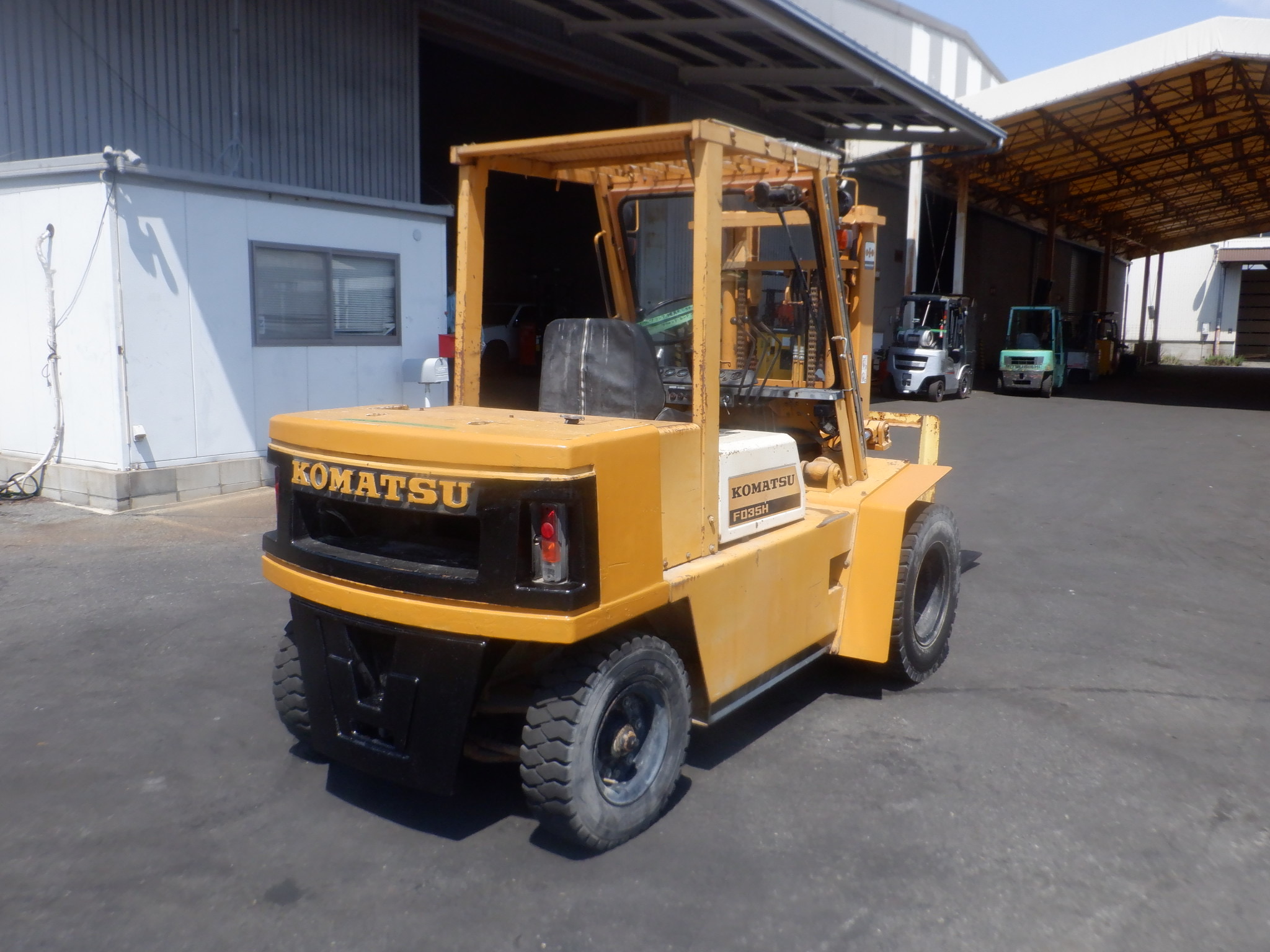 Xe nâng 3,5 tấn  Komatsu FD35-4 số tự động, dịch giá, lốp kép siêu đẹp