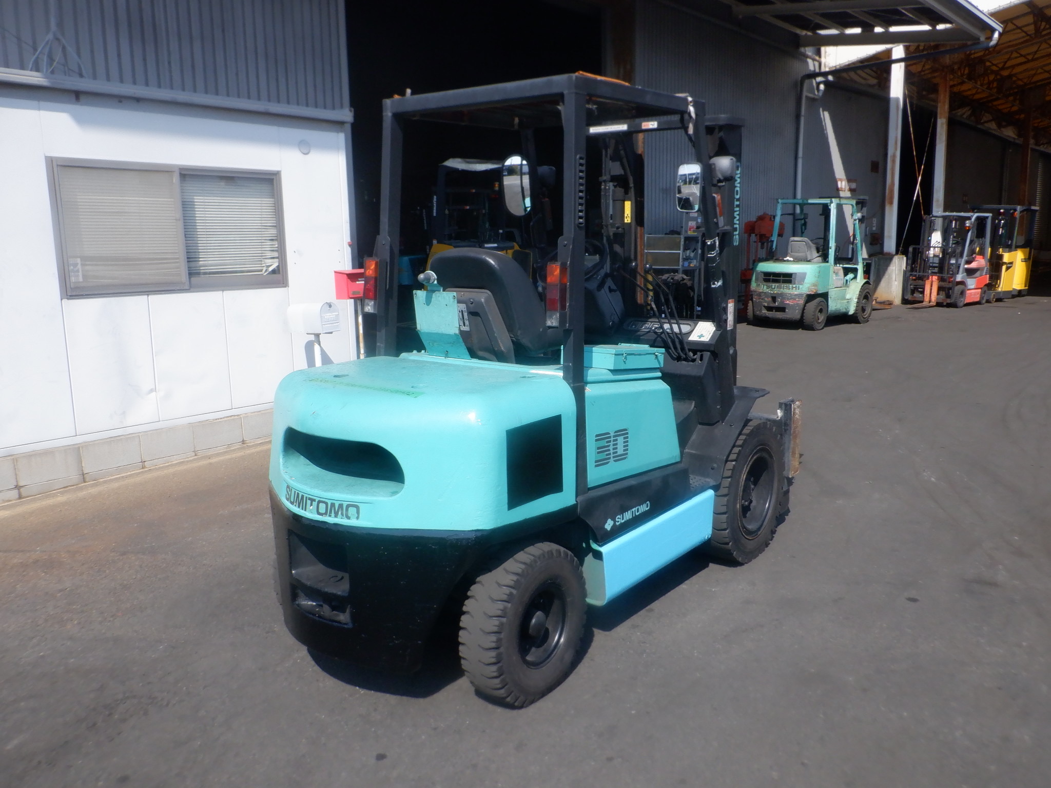 Xe nâng 3 tấn chui cont dịch càng SUMITOMO 13-FD30PVIIHA số tự động