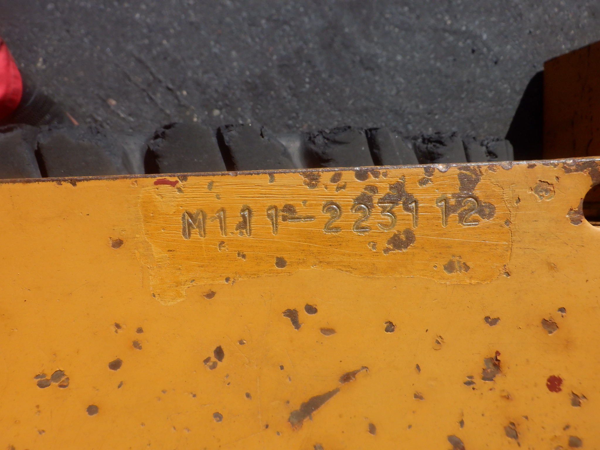 Xe nâng 3 tấn KOMATSU FD30-10 số sàn, gật gù, gầu xúc cực đẹp, giá rẻ