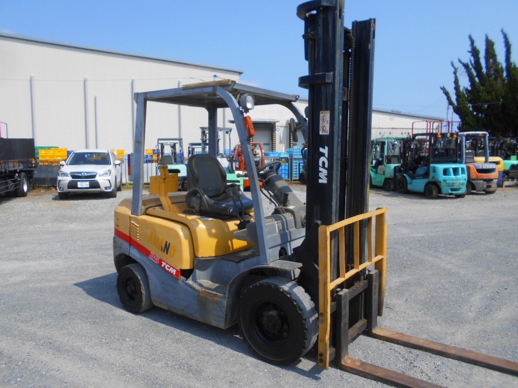 Xe nâng 2,5 tấn TCM FD25C3 số sàn, chạy 1231 giờ siêu đẹp Nhập Nhật