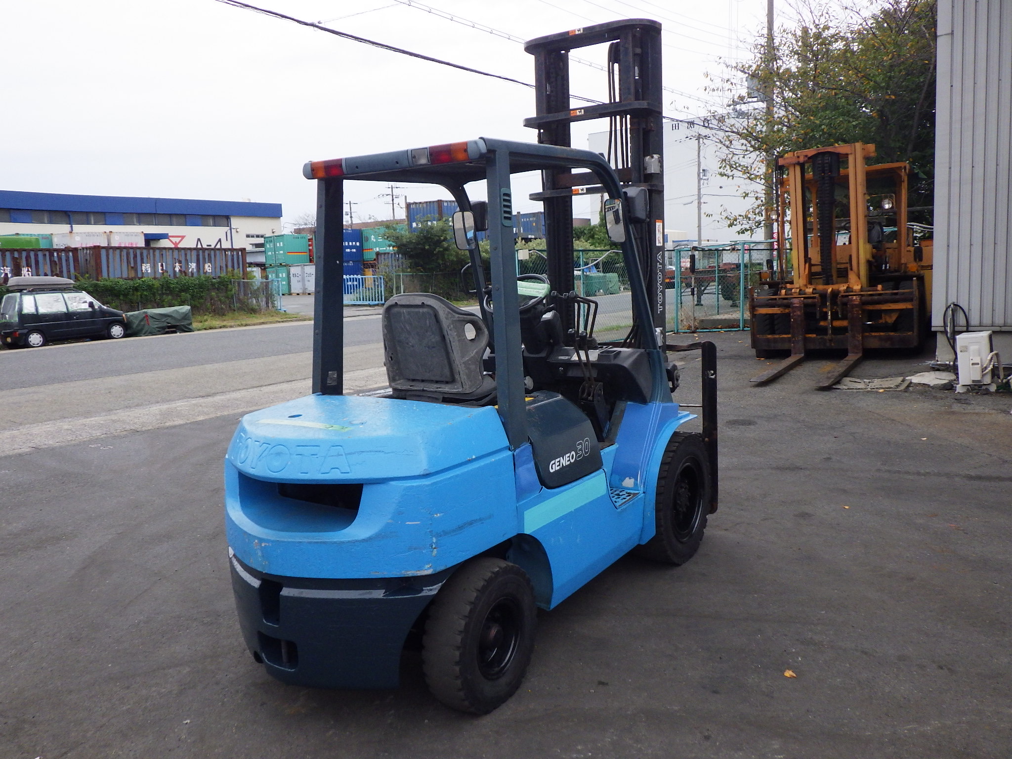 Xe nâng 3 tấn TOYOTA 7FD30 số sàn, tháp 4.5m, dịch giá Nhập Nhật