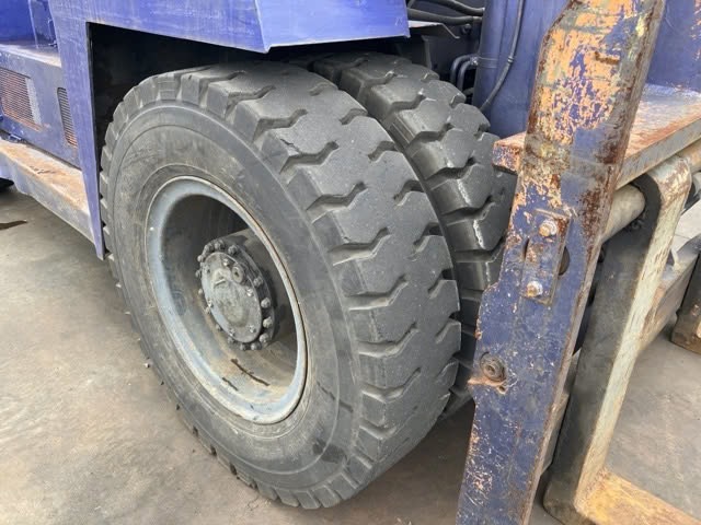 Xe nâng 8 tấn TOYOTA 3FD80 dịch càng Nhật bãi. Xe đẹp, giá rẻ