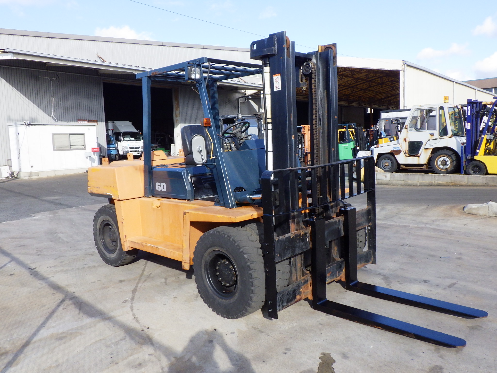 Xe nâng 6 tấn KOMATSU FD60-5 nhập Nhật. Xe đẹp, hoạt động ít giờ