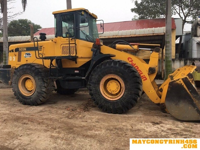 Bán xúc lật cũ gầu 3 m3 Changlin 955 năm 2013