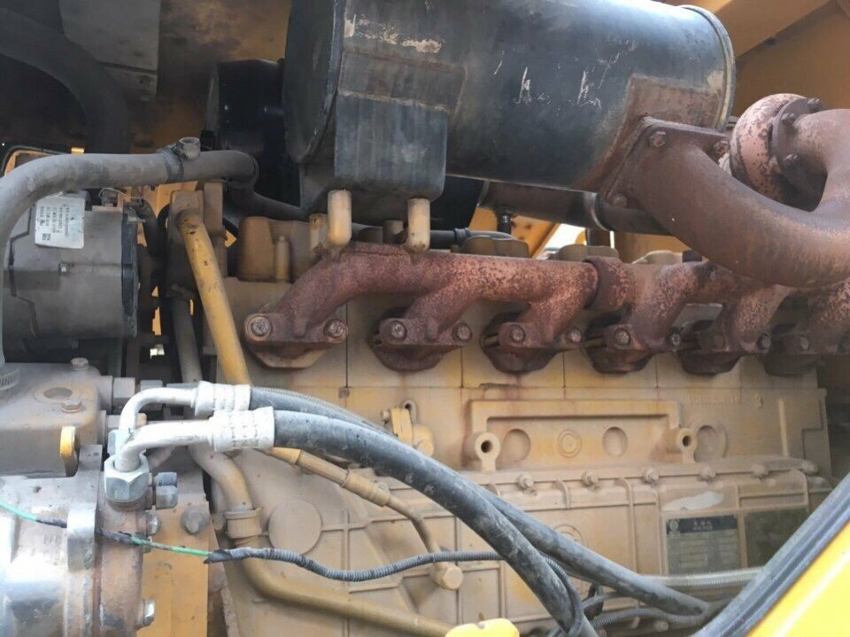 Bán xúc lật cũ gầu 3 m3 Changlin 955 năm 2013