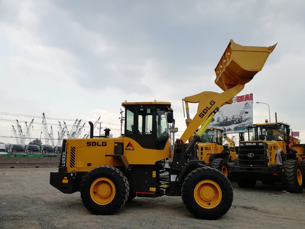 MÁY XÚC LẬT SDLG LG933L GẦU 1,8 M3. GIÁ RẺ NHẤT THỊ TRƯỜNG