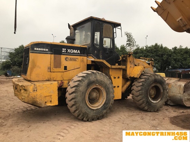 Xúc lật 3 m3 cũ giá rẻ cần bán XGMA 955III đời 2011