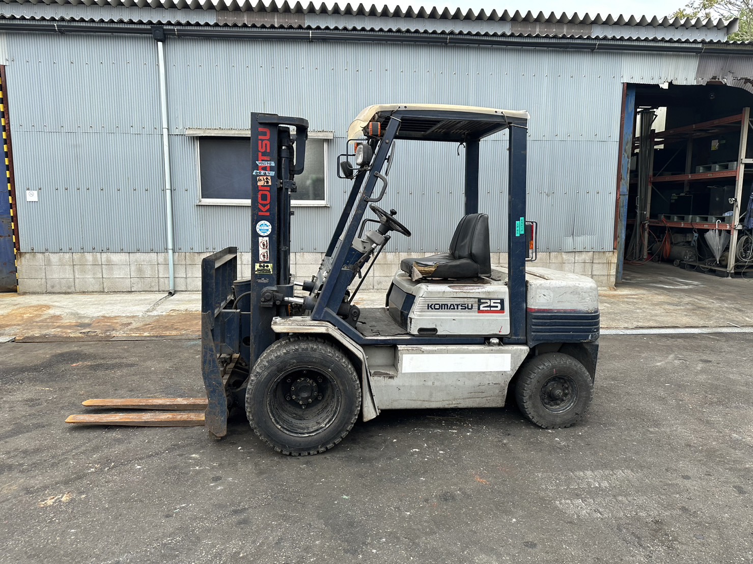 XE NÂNG DẦU KOMATSU FD25-11 438917 LH:096.235.1368