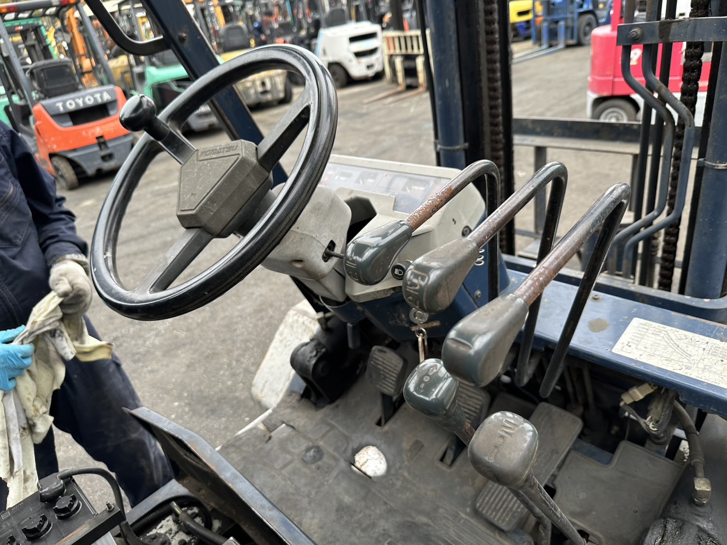 XE NÂNG DẦU KOMATSU FD25-11 438917 LH:096.235.1368