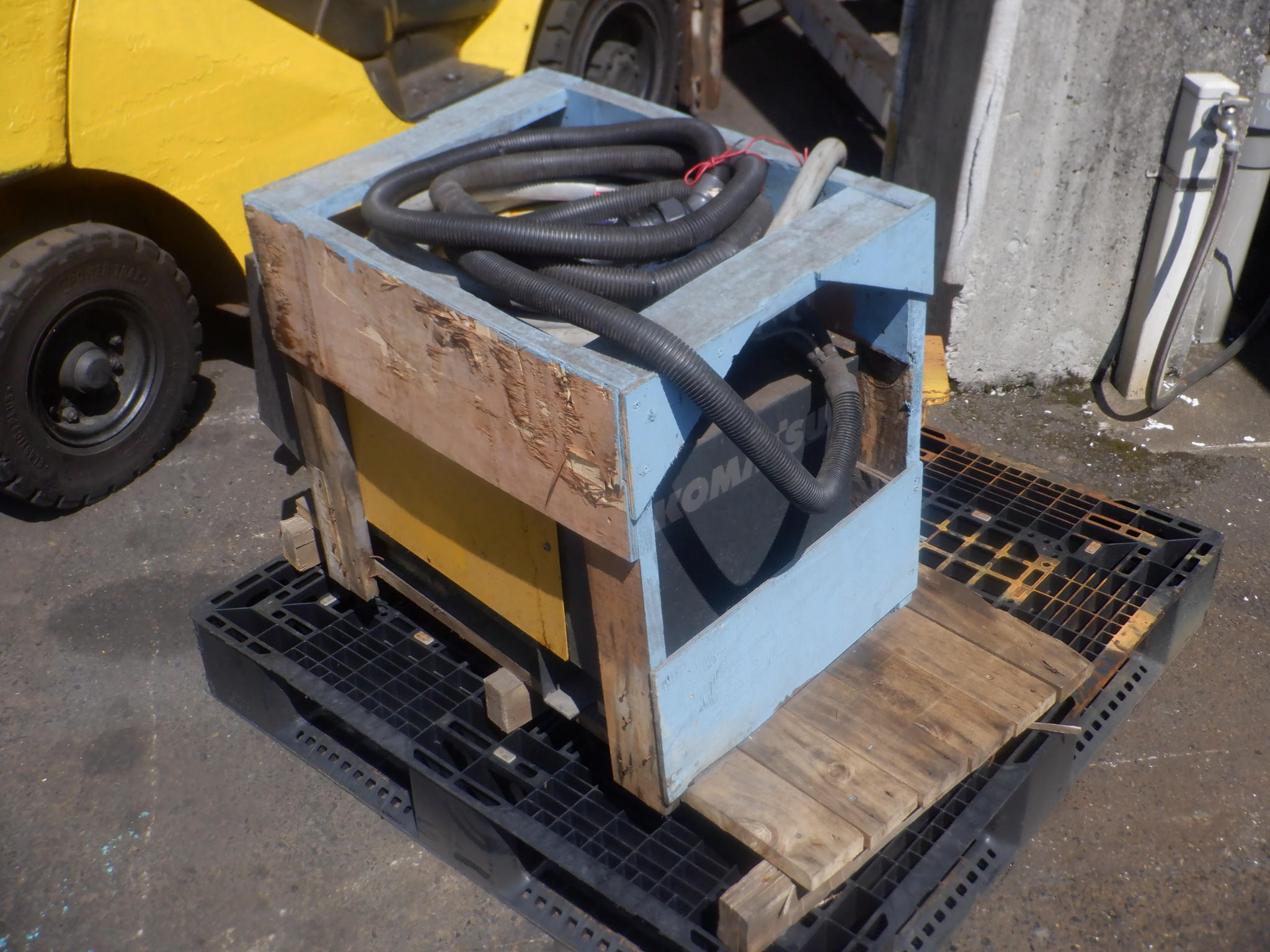 XE NÂNG ĐIỆN KOMATSU FE25-1 300431
