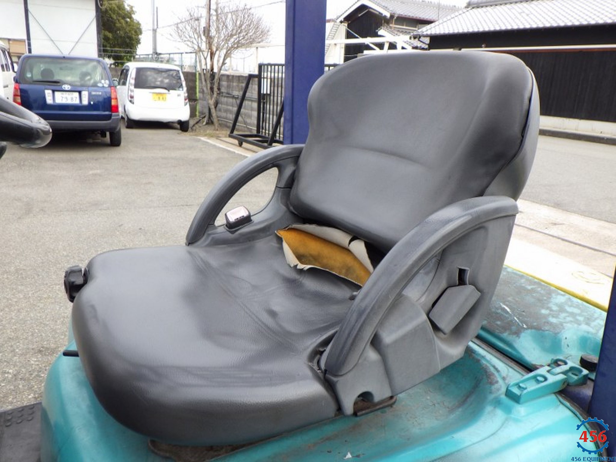 Xe nâng cũ 1,5 tấn Komatsu FD15C-16 số sàn