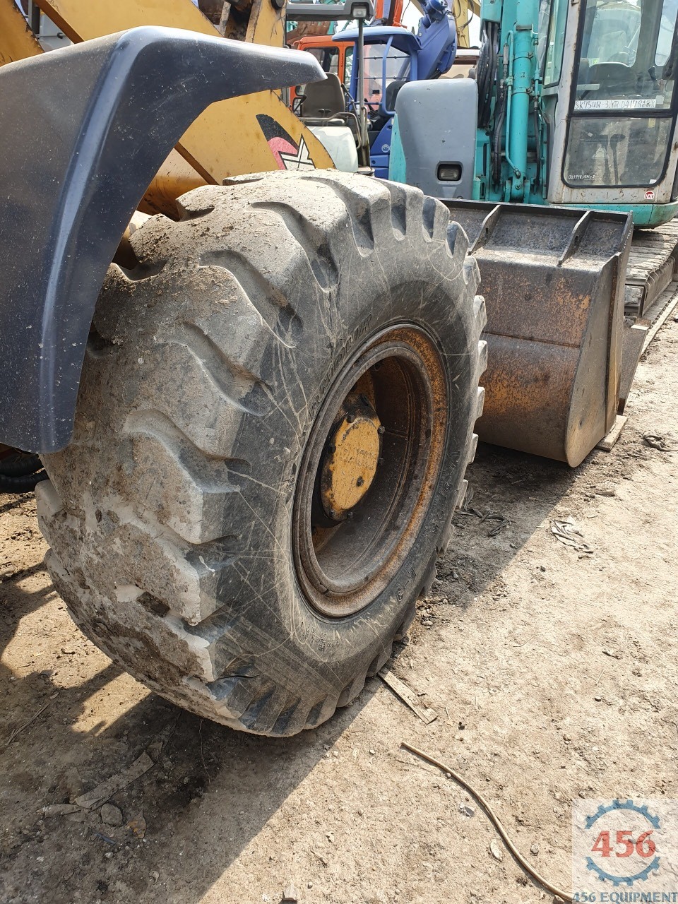 BÁN XÚC LẬT CŨ GẦU 1,7 KHỐI XCMG LW300F ĐỜI 2013