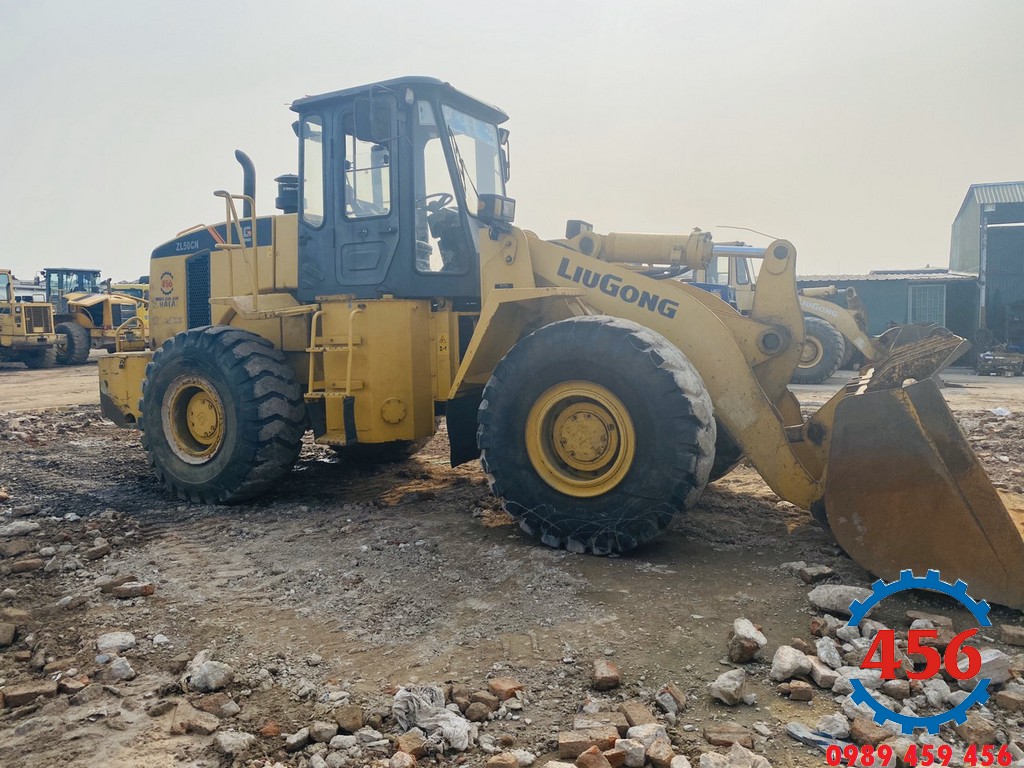 MÁY XÚC LẬT LIUGONG 50CN CŨ GẦU 3,3 KHỐI ĐỜI 2014