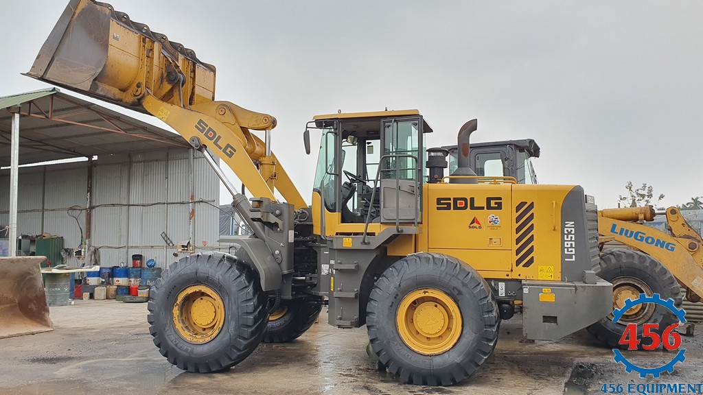 BÁN XÚC LẬT CŨ  SDLG LG953N GẦU 3,6 KHỐI. SẢN XUẤT 2017