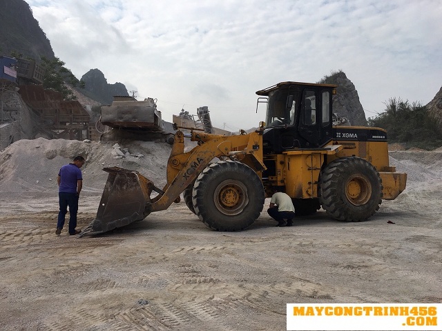 Xúc lật 3 m3 cũ giá rẻ cần bán XGMA 955III đời 2011