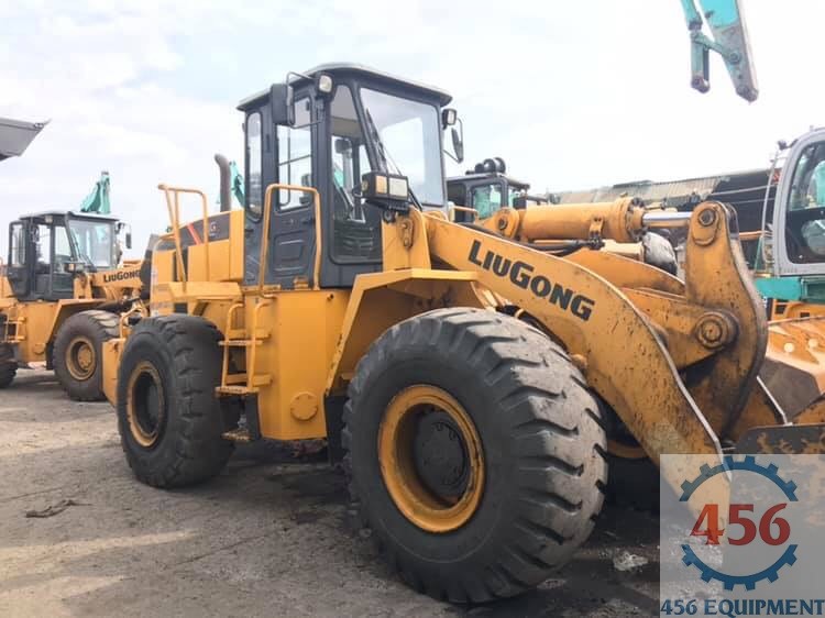 XÚC LẬT CŨ LIUGONG 50CN GẦU 3 KHỐI CẦN BÁN. SẢN XUẤT 2015.
