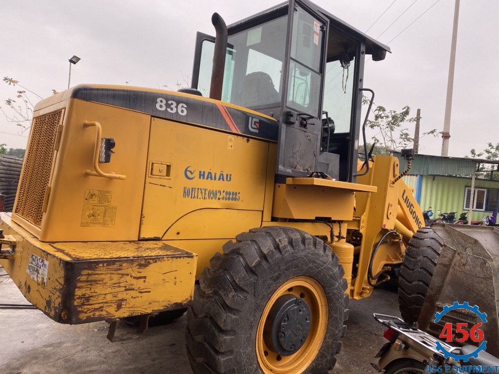 BÁN MÁY XÚC LẬT LIUGONG CŨ 836. GỌI 0989459456