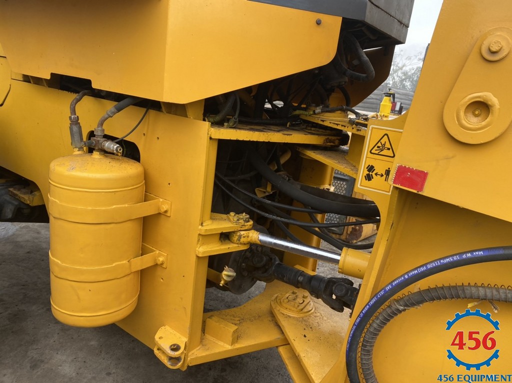 BÁN MÁY XÚC LẬT LIUGONG CŨ 836. GỌI 0989459456