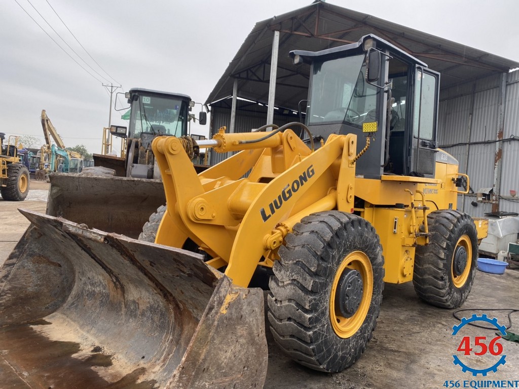 BÁN MÁY XÚC LẬT LIUGONG CŨ 836. GỌI 0989459456