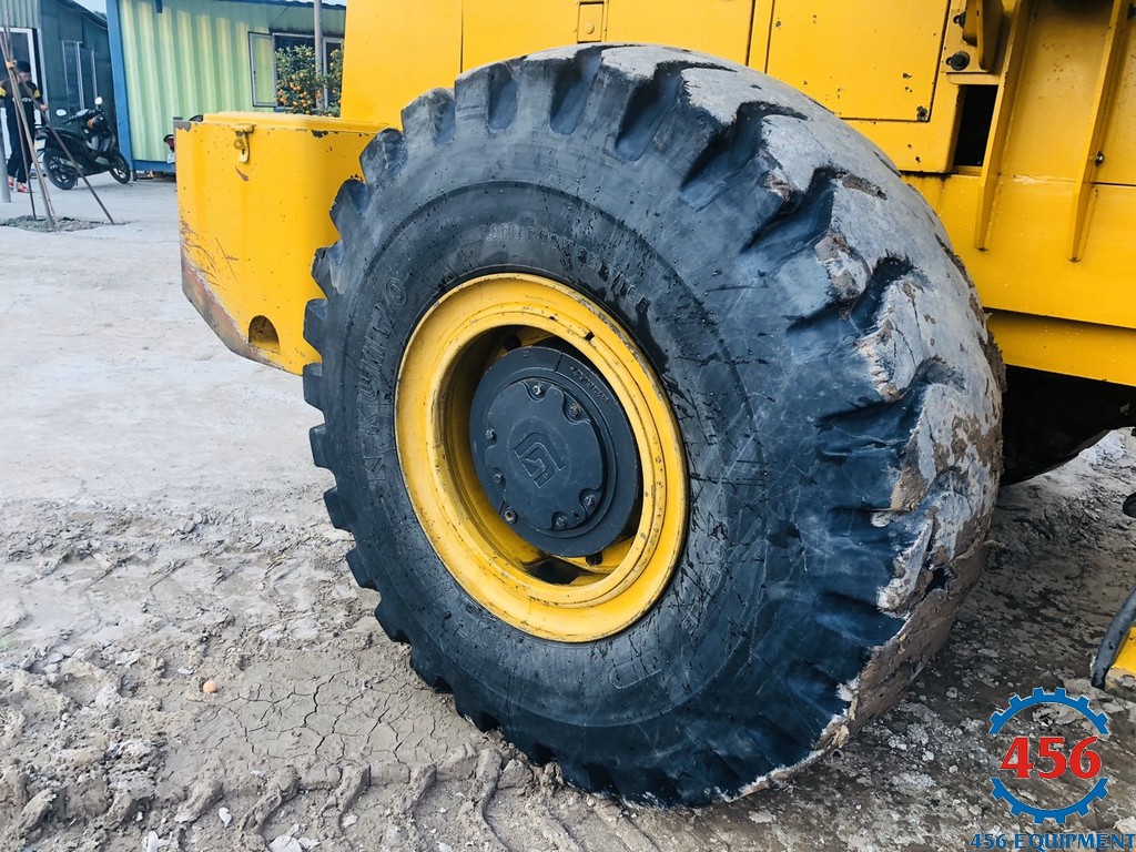 BÁN XÚC LẬT CŨ TRUNG QUỐC LIUGONG 855N GẦU 3,6 KHỐI