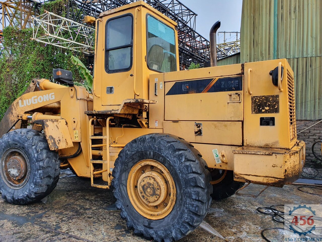 BÁN XÚC LẬT LIUGONG ZL30E CŨ ĐỜI 2010