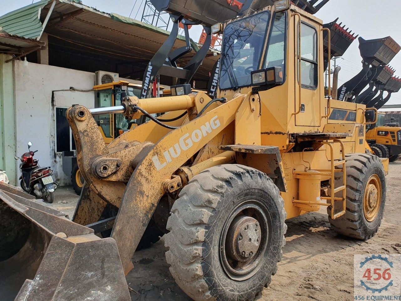 BÁN XÚC LẬT LIUGONG ZL30E CŨ ĐỜI 2010