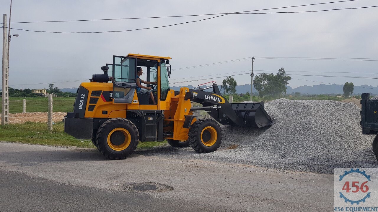 Máy xúc lật nhỏ gầu 1 khối Lehman 936. Giá rẻ nhất
