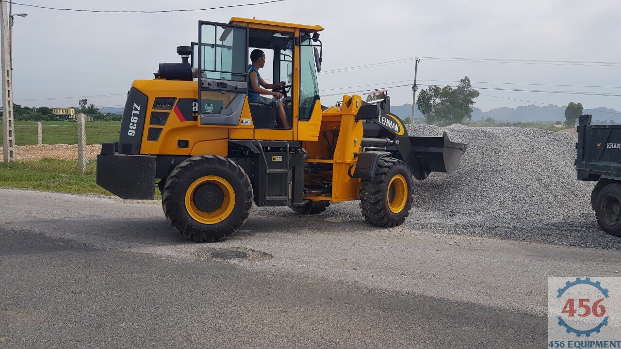 Máy xúc lật nhỏ gầu 1 khối Lehman 936. Giá rẻ nhất