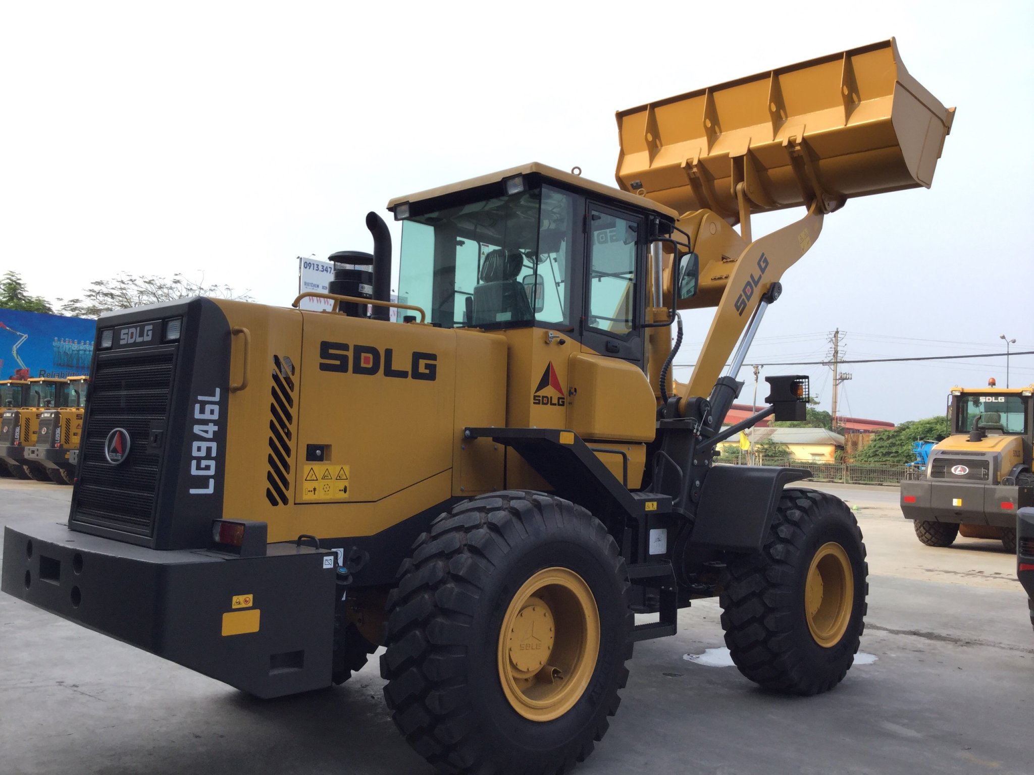 MÁY XÚC LẬT SDLG LG946L DUNG TÍCH GẦU 2,5 M3. BẢO HÀNH 2 NĂM