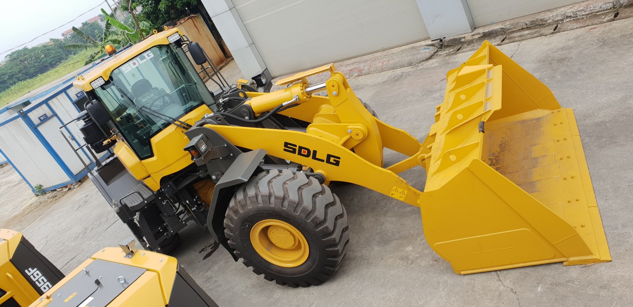 MÁY XÚC LẬT SDLG L956FH DUNG TÍCH GẦU 4,2 -4,5  M3. BẢO HÀNH 2 NĂM