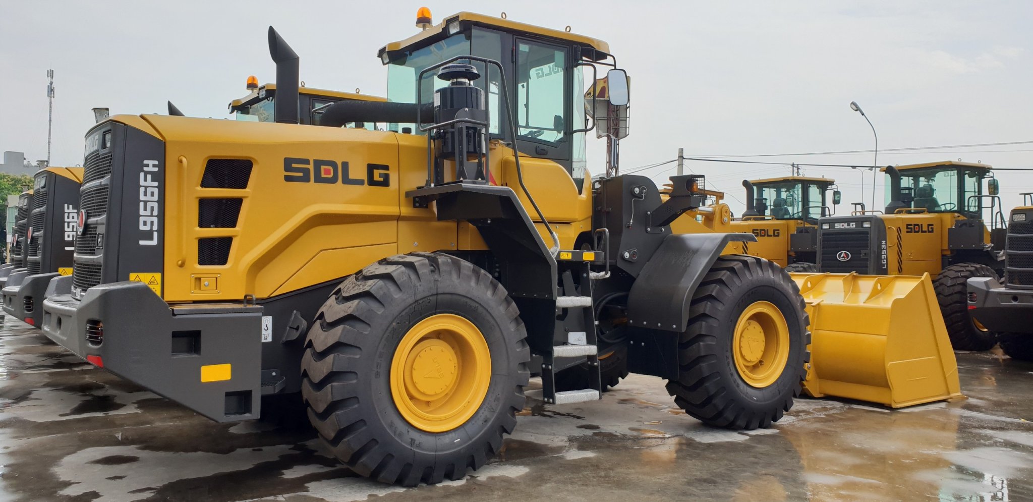 MÁY XÚC LẬT SDLG L956FH DUNG TÍCH GẦU 4,2 -4,5  M3. BẢO HÀNH 2 NĂM