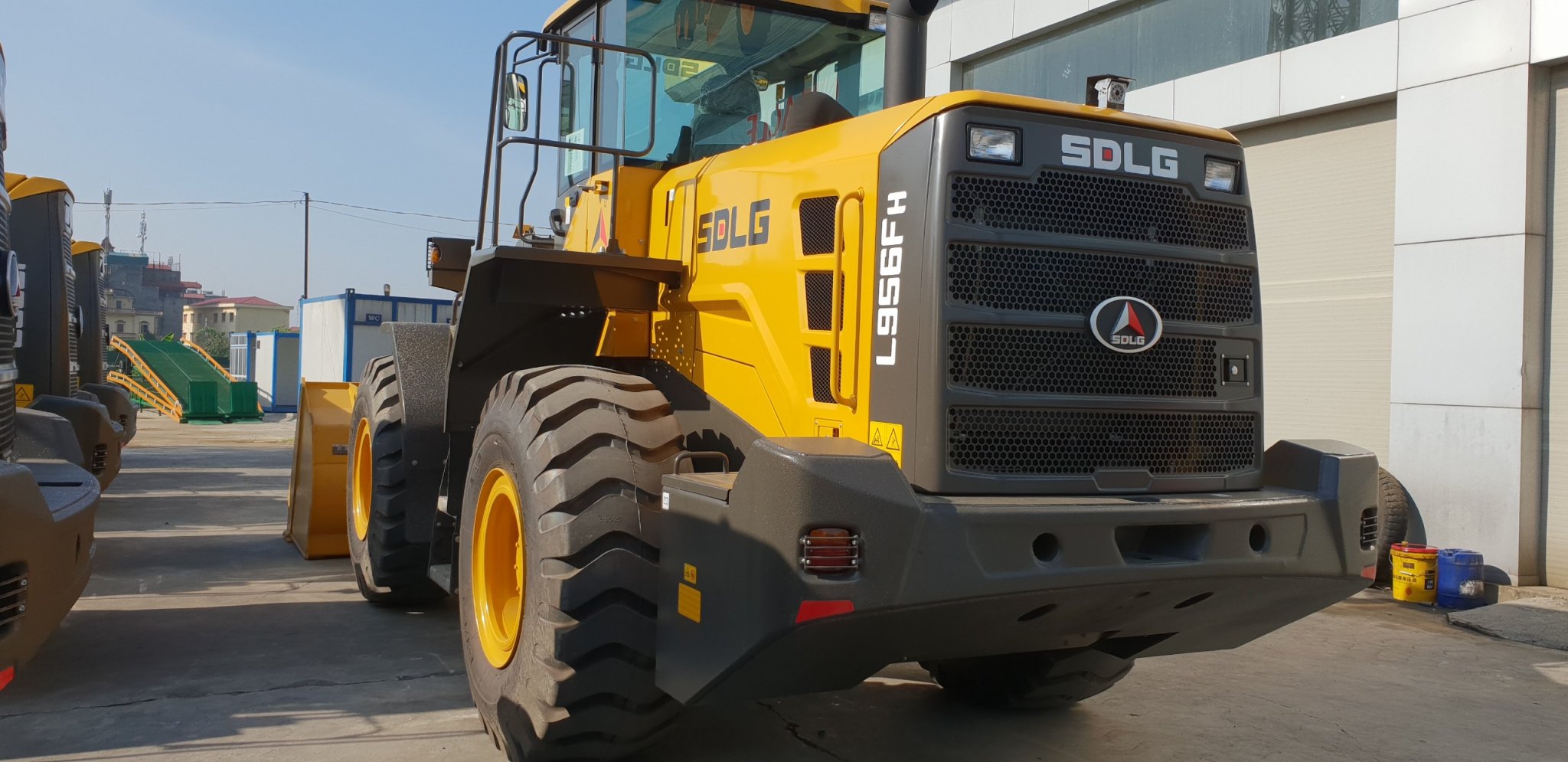 MÁY XÚC LẬT SDLG L956FH DUNG TÍCH GẦU 4,2 -4,5  M3. BẢO HÀNH 2 NĂM
