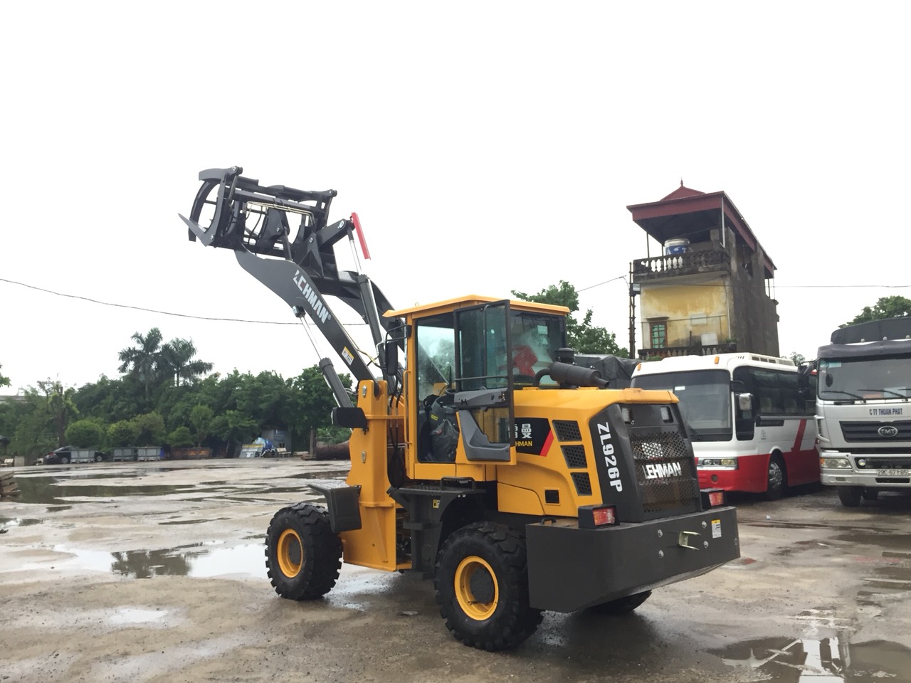 Máy xúc lật cần dài gầu 1 m3, xúc lật đổ cao Lehman 926. Giá rẻ nhất